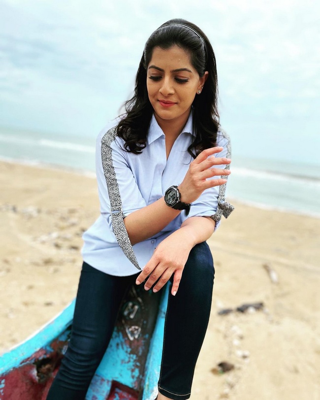 Actress Varalaxmi Sarathkumar New Instagram Pics Actress Varalaxmi Sarathkumar New Instagram Pics